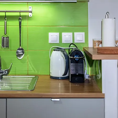 Citysea Fusion, Elegant Gem Minutes From The Kalamata