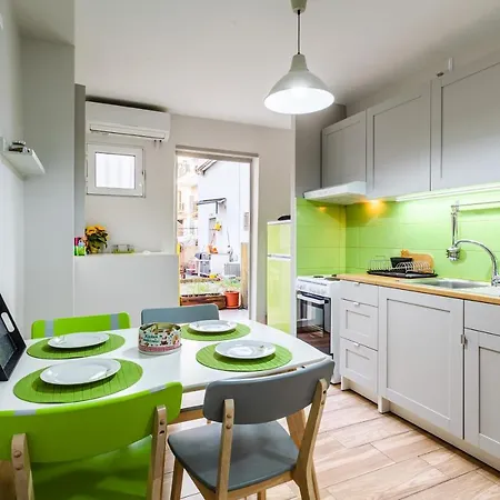 Citysea Fusion, Elegant Gem Minutes From The Каламата