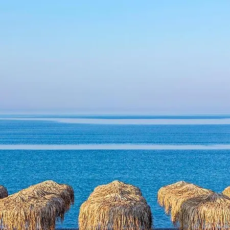 Citysea Fusion, Elegant Gem Minutes From The Apartman Kalamáta