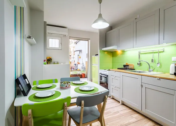 Citysea Fusion, Elegant Gem Minutes From The Kalamata