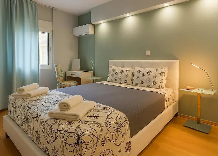 Citysea Fusion, Elegant Gem Minutes From The Kalamata